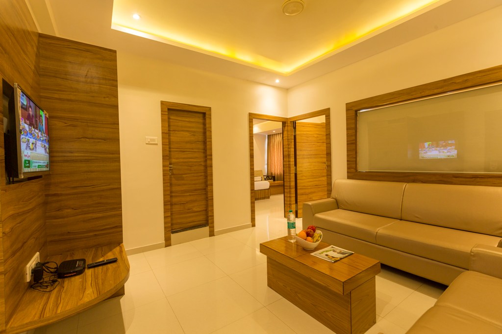 Grand Plaza Suites